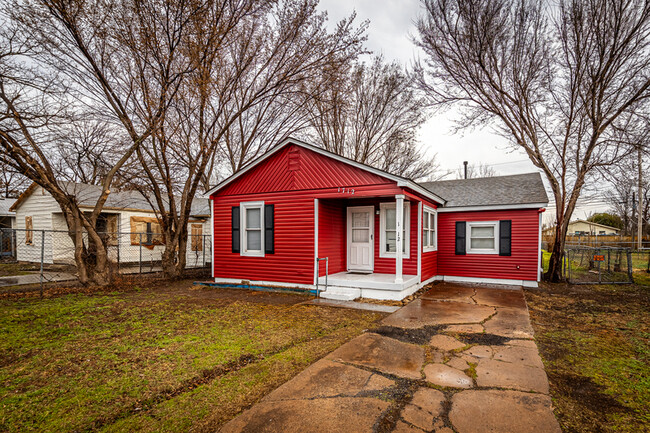 1712 NW Williams Ave in Lawton, OK - Building Photo - Building Photo