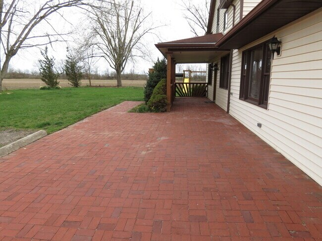 3109 E Old Duvall Ct in Lockbourne, OH - Building Photo - Building Photo