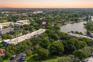3680 Inverrary Dr in Lauderhill, FL - Building Photo