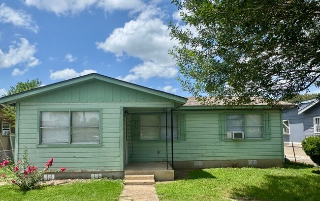 property at 915 Sams Dr