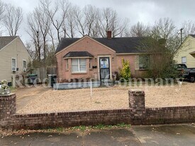 1917 Cloverdale Dr in Memphis, TN - Building Photo