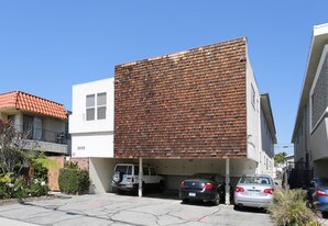 12103 Pacific Ave in Los Angeles, CA - Building Photo