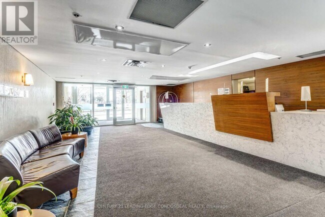 650-650 Queens Quay W in Toronto, ON - Building Photo - Building Photo
