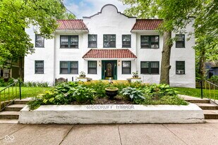 590 Woodruff Pl W Dr in Indianapolis, IN - Building Photo