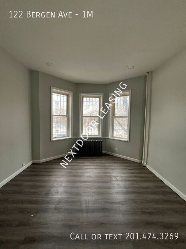 122 Bergen Ave in Jersey City, NJ - Building Photo - Building Photo