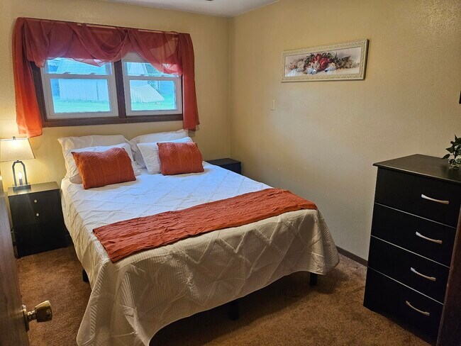 1906 Refset Dr in Janesville, WI - Foto de edificio - Building Photo