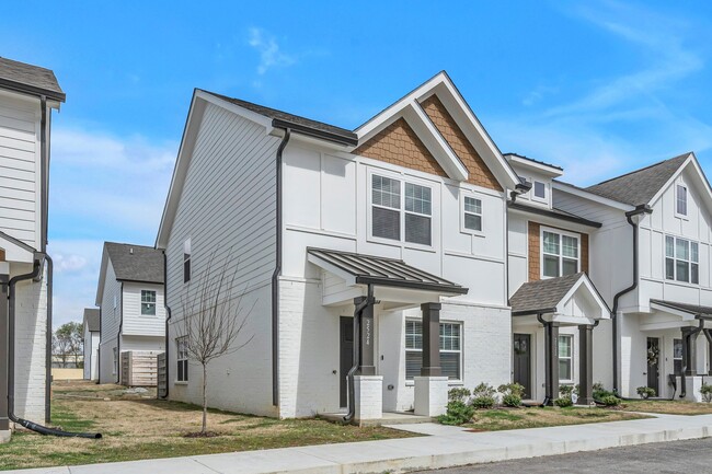 Robinson Rowhouse Townhomes in Old Hickory, TN - Building Photo - Building Photo