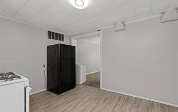 11019 Lozier Ave, Unit 4 in Warren, MI - Building Photo - Building Photo