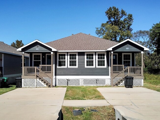 5905 Woodview Dr in Humble, TX - Building Photo - Building Photo