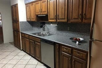 3206 McCollum St in Irving, TX - Building Photo - Building Photo