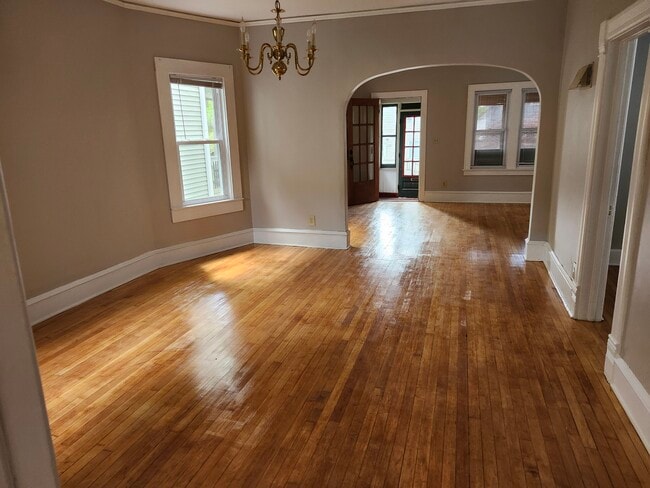 2564 N Bartlett Ave in Milwaukee, WI - Foto de edificio - Building Photo