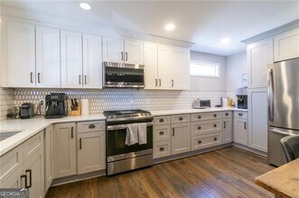 2212 Defoors Ferry Rd NW in Atlanta, GA - Building Photo - Building Photo