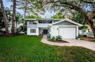 512 Wideview Ave in Tarpon Springs, FL - Building Photo