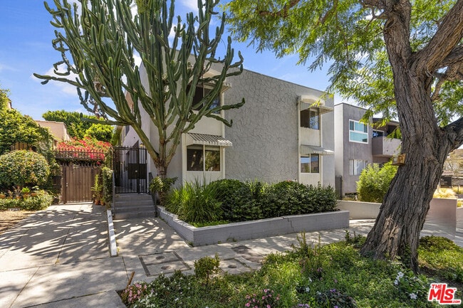 property at 1006 Havenhurst Dr