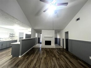 2014 Briarcreek Blvd in Houston, TX - Building Photo - Building Photo