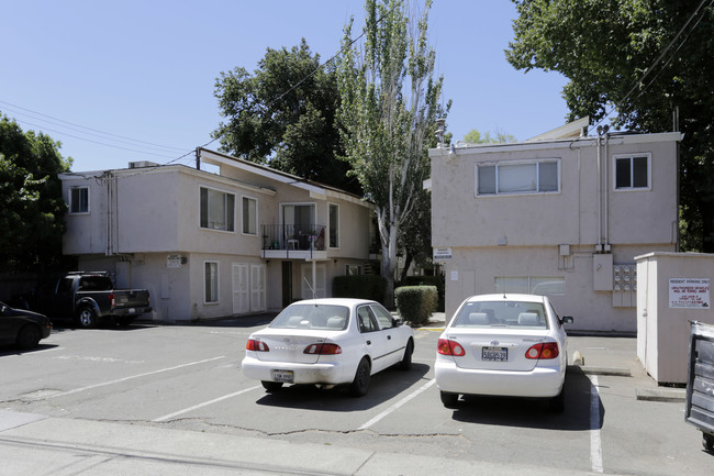 2223 Q St in Sacramento, CA - Building Photo - Building Photo