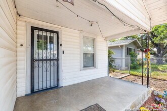 226 W Harding Blvd in San Antonio, TX - Building Photo - Building Photo