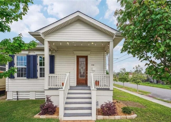 property at 1938 Pauline St