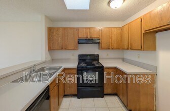 5218 Glen Alan Ct S in Jacksonville, FL - Building Photo - Building Photo