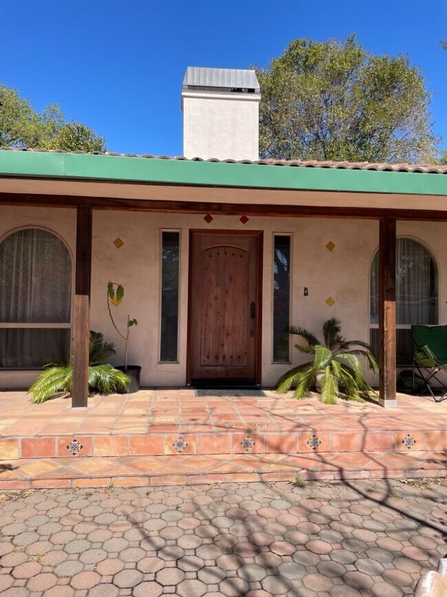property at 1321-1321 E 8th St