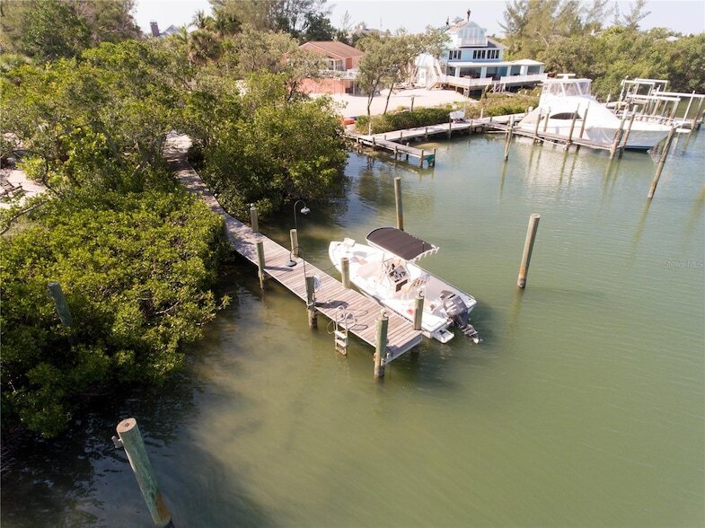 120 Gasparilla St in Boca Grande, FL - Building Photo