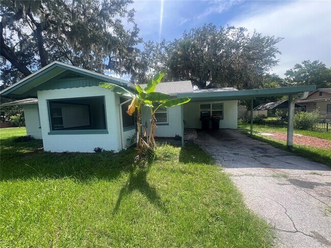 711 S Clayton St in Mount Dora, FL - Building Photo - Building Photo