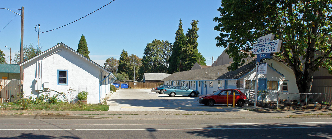 1448 Main St in Springfield, OR - Building Photo