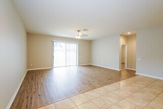 2229 Landside Dr in Valrico, FL - Building Photo - Building Photo