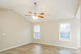 820 Turning Point Ln in Concord, NC - Foto de edificio - Building Photo