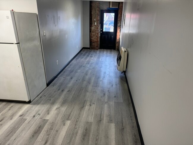 409 Clayton St, Unit 1 in Rivesville, WV - Foto de edificio - Building Photo