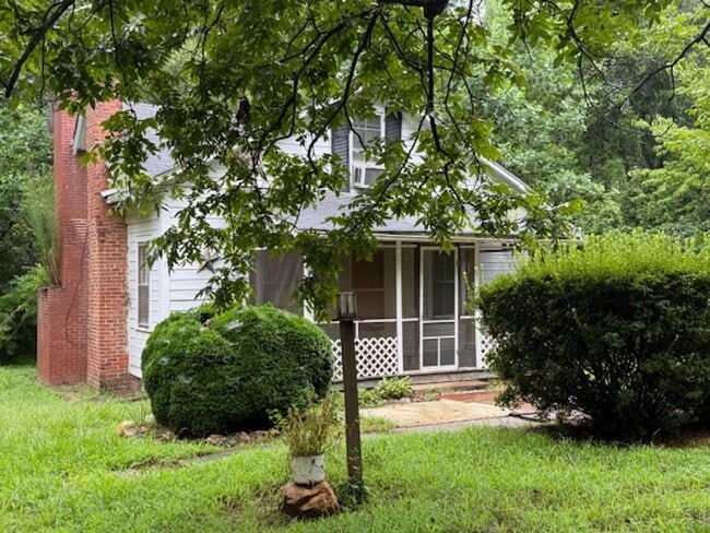 1608 NC-87 in Elon, NC - Building Photo - Building Photo