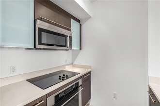 55 SE 6th St, Unit 3208 in Miami, FL - Building Photo - Building Photo