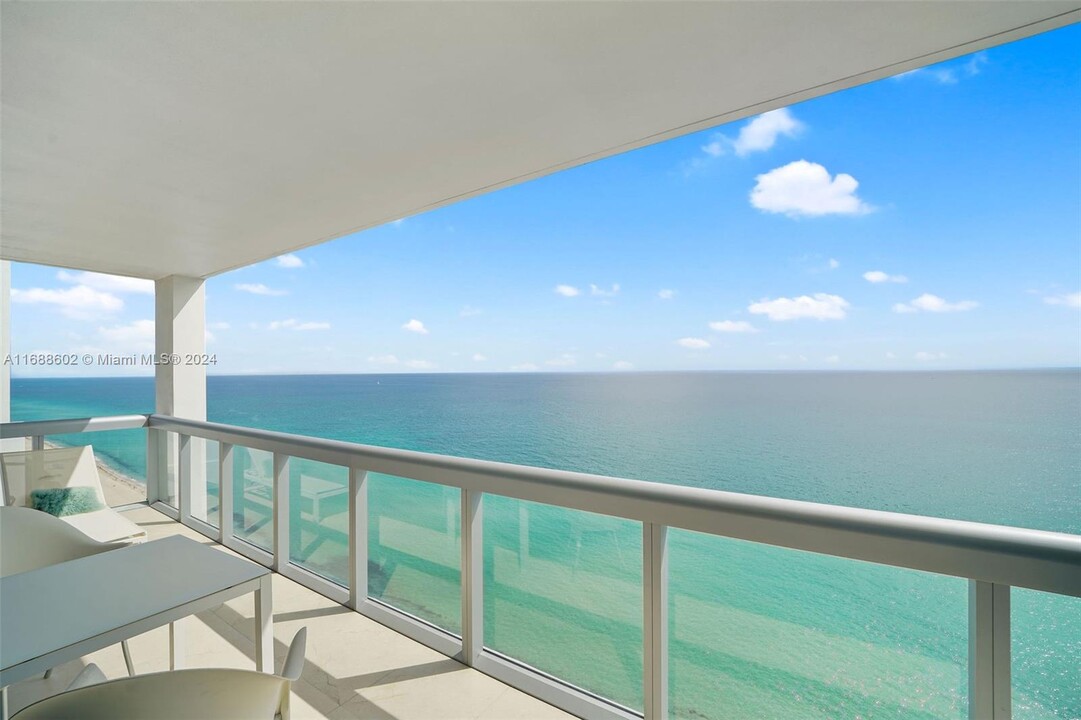 6899 Collins Ave in Miami Beach, FL - Building Photo