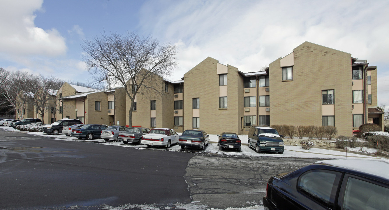 Southgate Square Apartments in Milwaukee, WI - Building Photo