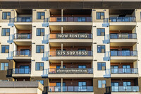 Plaza Apartments in Calgary, AB - Building Photo - Building Photo