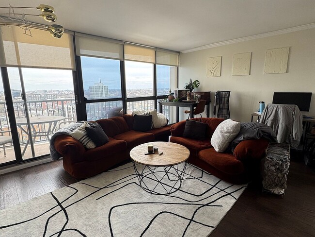 1540 N La Salle Dr in Chicago, IL - Building Photo - Building Photo