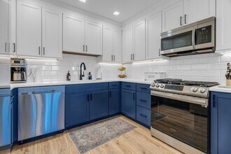 1721 Centre St in Boston, MA - Building Photo - Building Photo