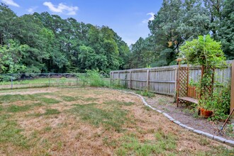 304 Charity Ln in Newport News, VA - Building Photo - Building Photo