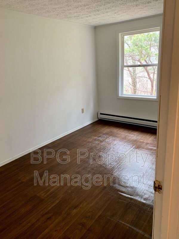 123 Circle Dr in White Sulphur Springs, WV - Building Photo - Building Photo