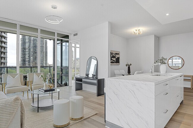 88 Park Lawn Rd in Toronto, ON - Building Photo - Building Photo