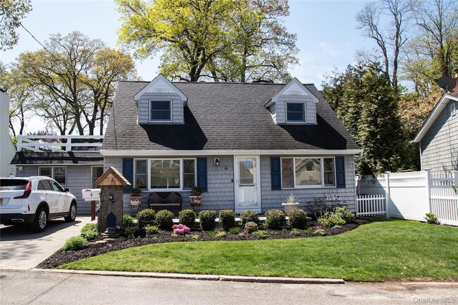 property at 4 Shorewood Dr