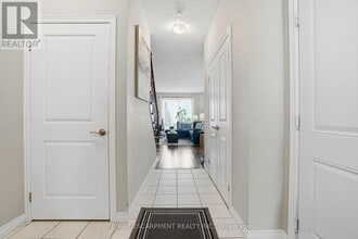 7 Lakelawn Rd in Grimsby, ON - Building Photo - Building Photo