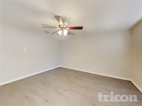 902 Woodbrook St in Arlington, TX - Building Photo - Building Photo