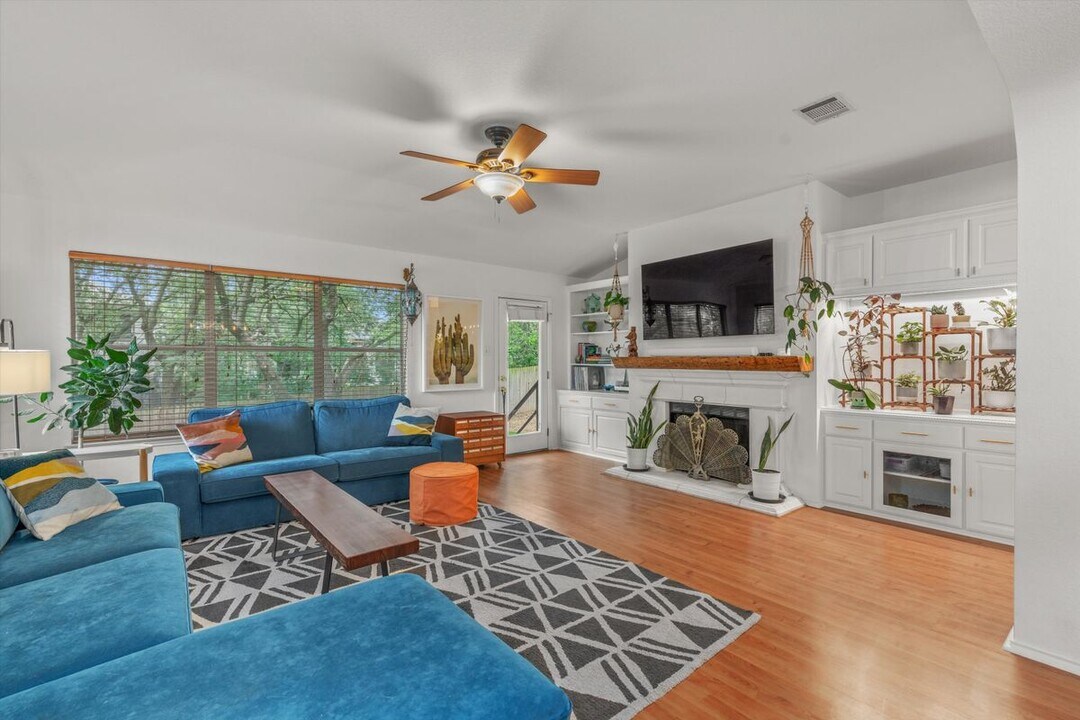 1218 Highland Dr in Cedar Park, TX - Building Photo
