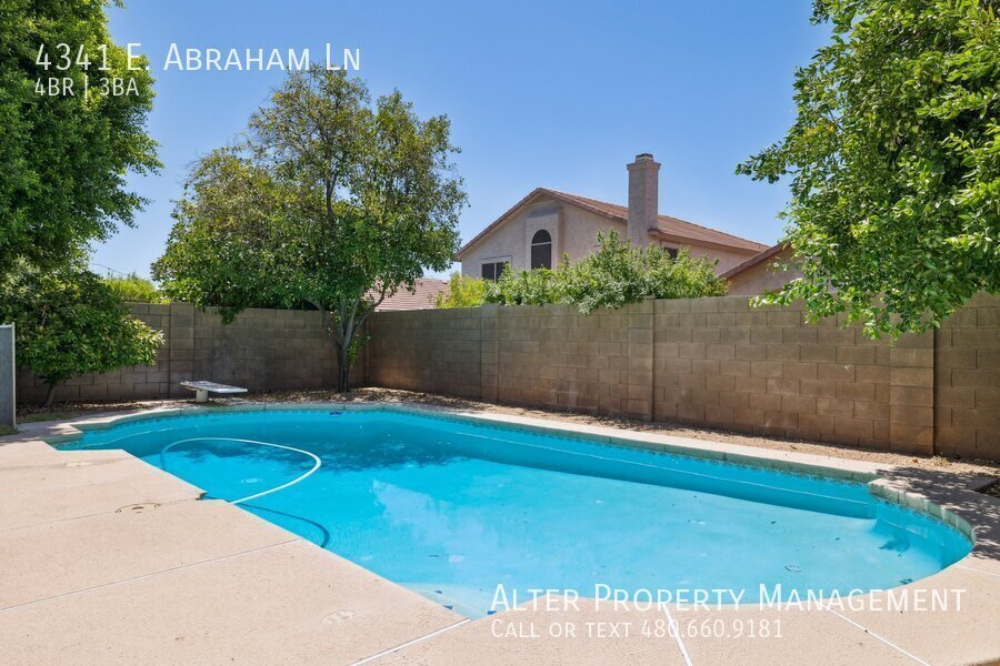 4341 E Abraham Ln in Phoenix, AZ - Building Photo