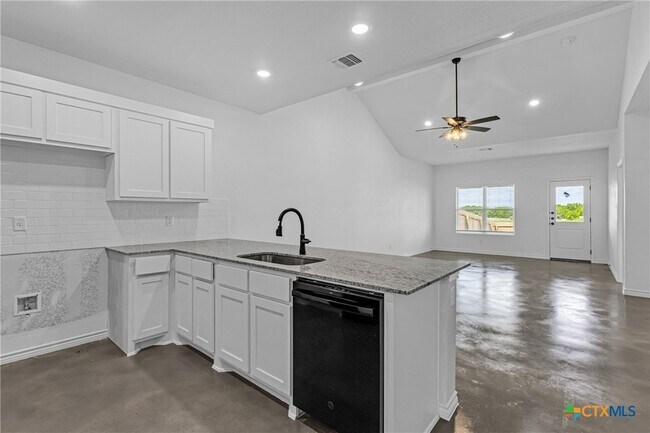 905 Smoke Tree Ln in Killeen, TX - Foto de edificio - Building Photo