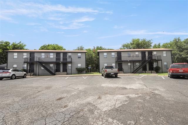 property at 1702 Mineral Wells Hwy