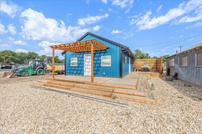 205 N Fouch St in Parma, ID - Foto de edificio - Building Photo