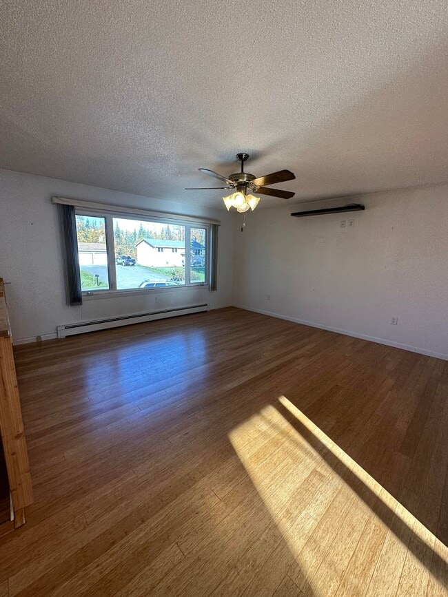 2068 Bridgewater Dr in Fairbanks, AK - Building Photo - Building Photo