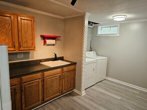 5309 Lost Trail in Louisville, KY - Foto de edificio - Building Photo